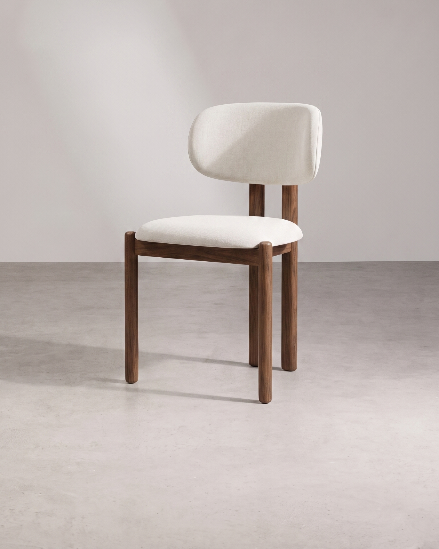 Chaise en velours : avantages, entretien et couleurs